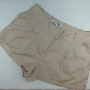 F21 linen shorts, tailored pleated zip fly cuffed shorts EUC